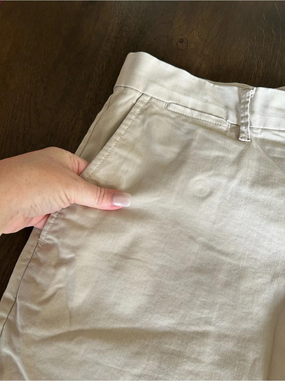 Gap khaki tan 10” shorts